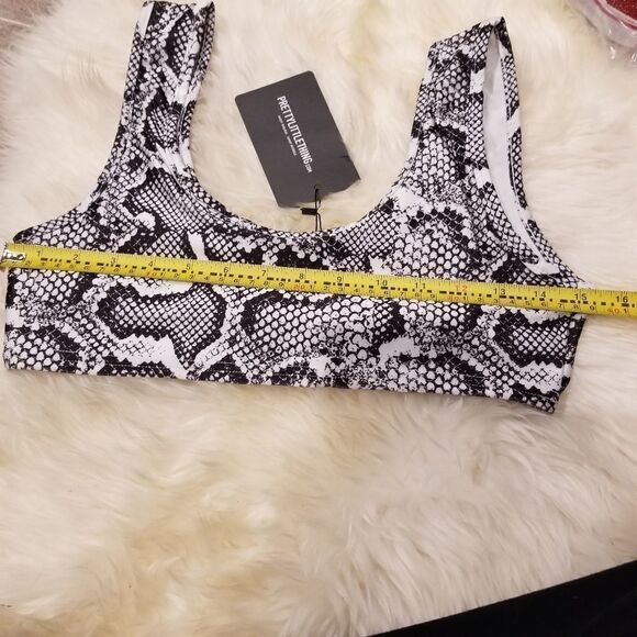 Pretty Little Thing Grey Snake Print Crop Top - Picture 8 of 9